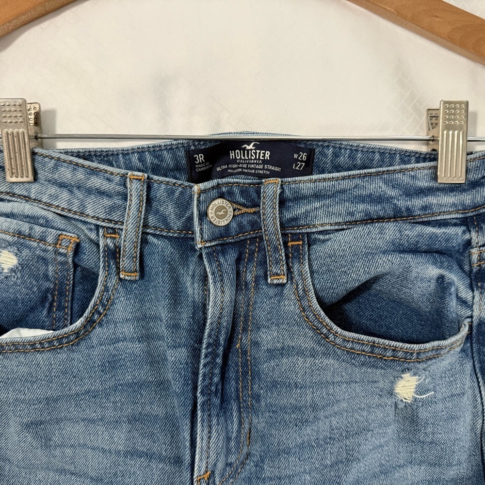 Hollister Ultra High Rise Vintage Straight Jeans W26 L27 Distressed Ripped Denim - Picture 2 of 6